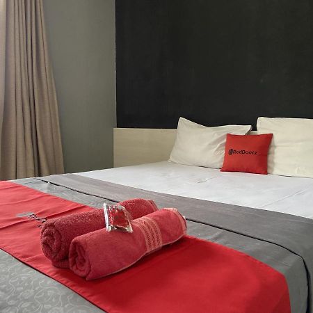 Reddoorz Near Rsud Margono Purwokerto 3 Hotel Exterior foto